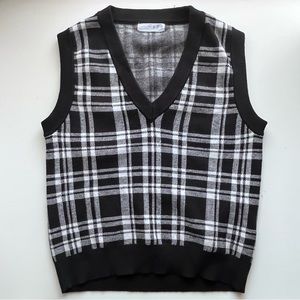 Plaid pattern sweater vest